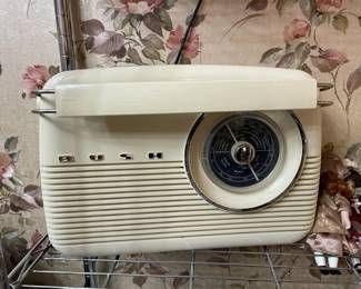 Bush radio Tr82 radio.