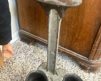 Cast Iron Shoe Avil 