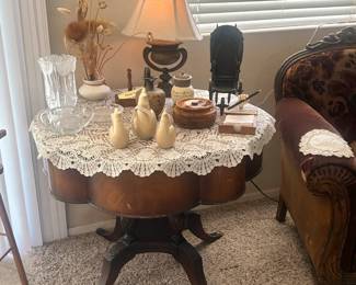 Antique Clover Pedestal Table 