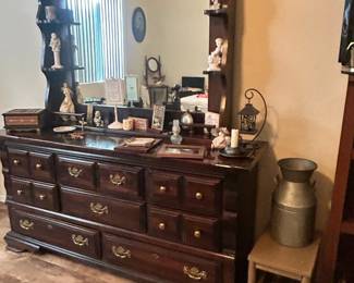 Dresser with Hutch