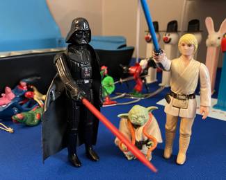 case of 25 1977 Star Wars figurines