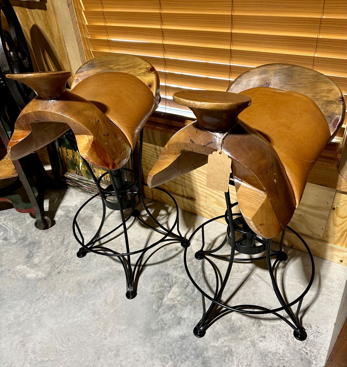 BIG VINTAGE ESTATE SALE! in Sunset, LA starts on 10/12/2023