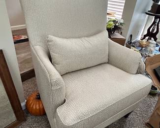 Ashley Furniture high back accent chair.
Beautiful texture and a great addition to any room 