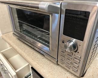 This NuWave Air Fryer/Oven does it all! It’s spotless and comes with all of the accessories 