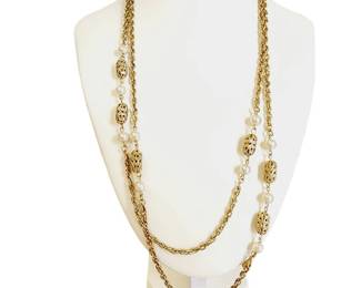 Sarah Coventry 1960s  Faux Pearl Beaded Necklace 