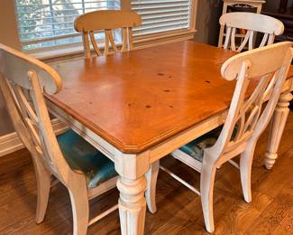 Dinning Table W leaf & Chairs