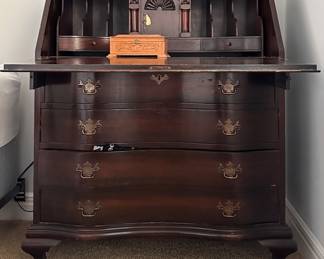 Queen Anne Secretary Cabinet