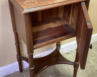 VTG. CEDAR BEDSIDE CUPBOARD