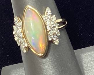 14KT YELLOW GOLD OPAL & DIAMOND RING, 2.65ct OPAL, .45ct DIAMONDS, 4.56g, SIZE 7, IAS APPRAISAL $3,615,