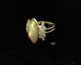 14KT YELLOW GOLD OPAL & DIAMOND RING, 2.65ct OPAL, .45ct DIAMONDS, 4.56g, SIZE 7, IAS APPRAISAL $3,615,