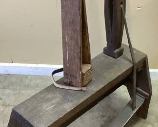 PRIMITIVE WOOD SADDLERS VICE