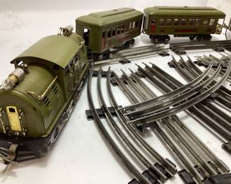 LIONEL PULLMAN TRAIN SET w TRACKS