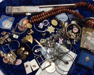 VINTAGE COSTUME JEWELRY