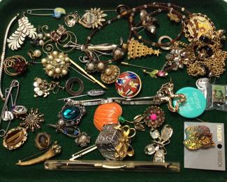 VINTAGE COSTUME JEWELRY