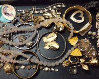 VINTAGE COSTUME JEWELRY