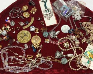 VINTAGE COSTUME JEWELRY