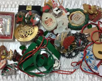VINTAGE COSTUME JEWELRY