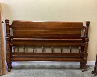 VTG. WOODEN FULL SIZE BED