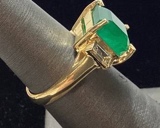 18KT YELLOW GOLD EMERALD & DIAMOND RING
6.35ct EMERALD, .61ct DIAMONDS, SIZE 5.75, 8.7g
GGA APPRAISAL $38,640,