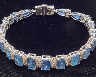 14KT WHITE GOLD AQUAMARINE & DIAMOND BRACELET 19.85ct AQUAMARINES, 1.66ct DIAMONDS, 19.4g GGA APPRAISAL $23,970,