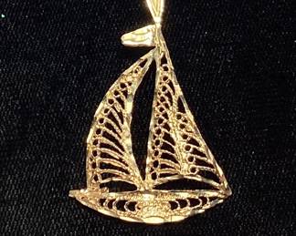 14KT YELLOW GOLD PENDANT, 2.6g