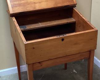 ANTIQUE FLIP TOP SCHOOL DESK