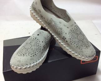 NEW BERNIE MEV CASUAL CUTOUT SHOES