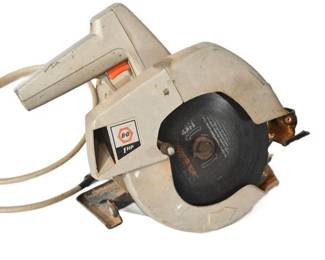 145. VINTAGE BLACK DECKER CIRCULAR SAW