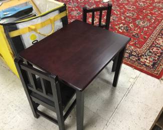Toddler table and 2 chairs