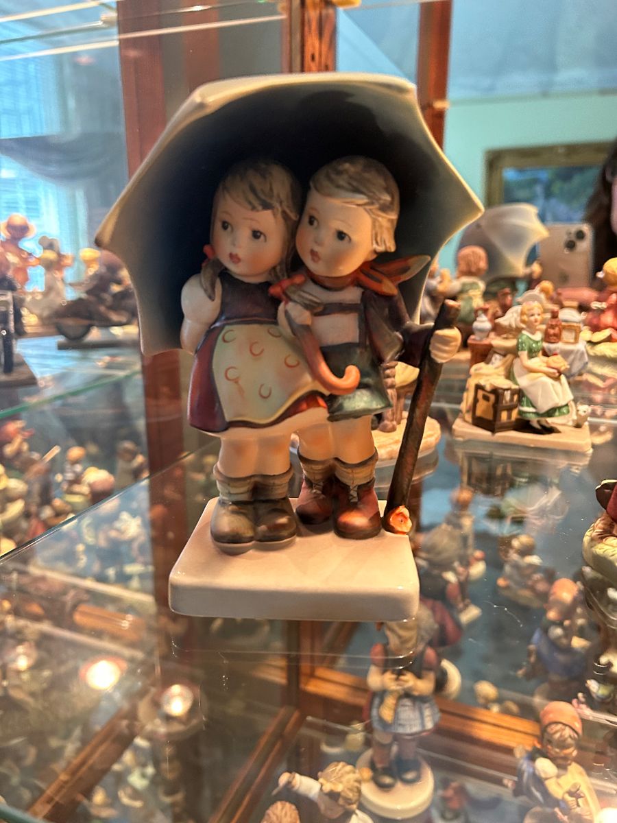 Estate Sale Antiques Collectibles in Hackettstown, NJ starts on 9/29/2023