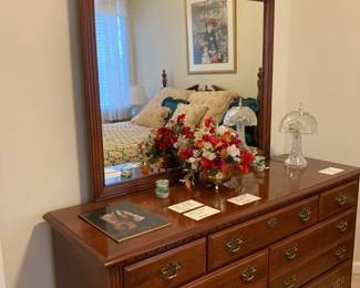 Broyhill dresser with mirror