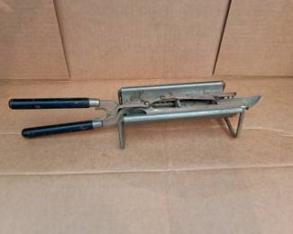 Another very ancient curling iron 