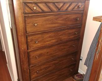 Part of the matter bedroom suite 
2 tall dressers, tv armoire with dresser storage below , king canopy bed and 2 nightstands with beautiful  mattress  $2500.00