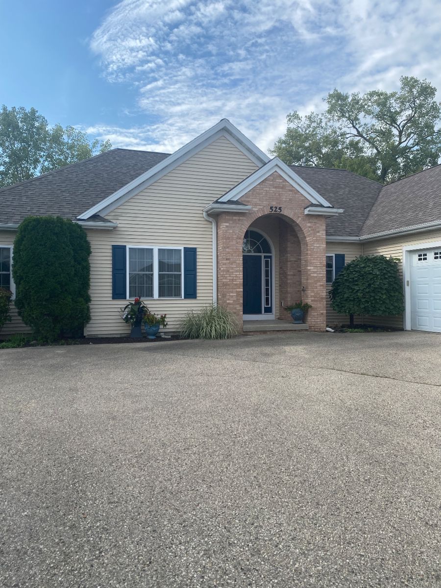 POSSESSIONS Estate Sale*Williams Bay Wi,... starts on 10/6/2023