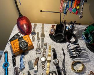 Men's Watches/Pocket Knives/Bracelets