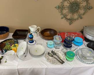 Pyrex/Various Kitchenwares