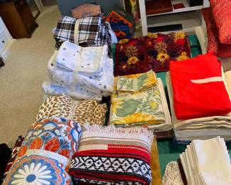 Linens {Throws/Sheets/Tablecloths}
