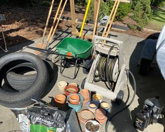 Lawn Spreader/Hose Reel/Garden Tools & Pots