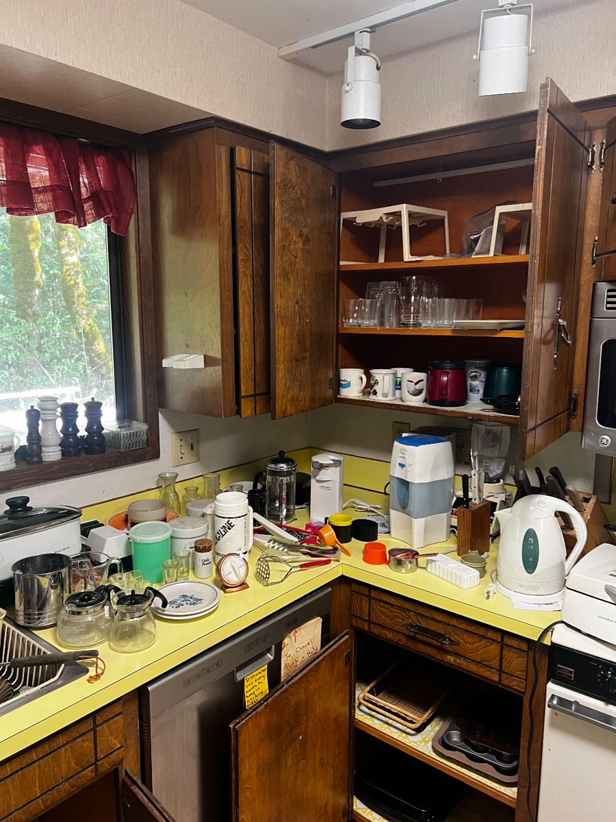 Epic! Renton Collector Estate Sale starts on 9/30/2023