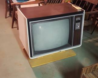 cool 1970's t v 