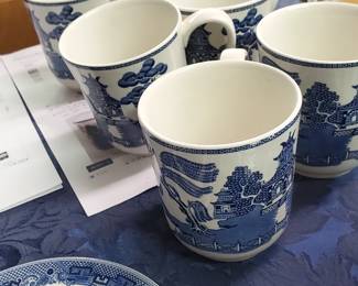 Blue Willow cups