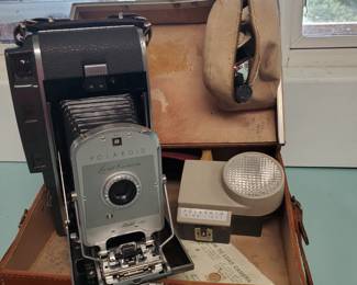 Vintage Polariod 800 with case