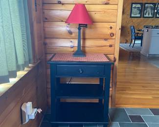 Ethan Allen
Black Side Table