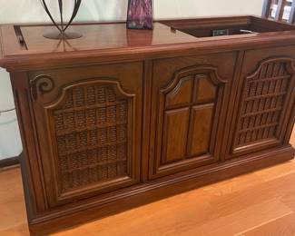 Vintage Magnavox Micromatic Stereo Record Console