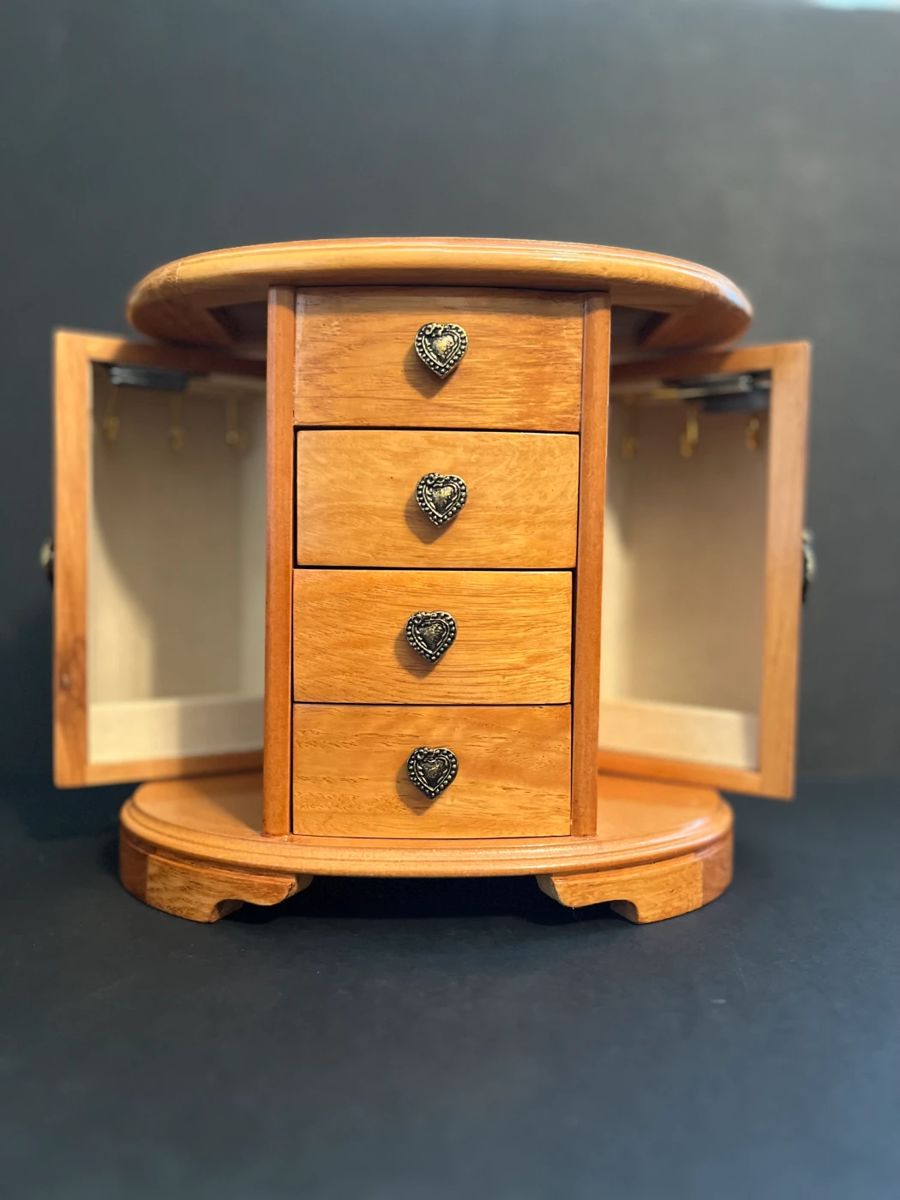 Blue Moon Estate Sale Upper Marlboro. An... starts on 12/2/2023