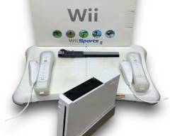 Nintendo Wii White Model: RVL-001(USA) Game Cube Compatible Console w/ x2 Remotes & Nunchucks, And a Wii Fit Balance Board
