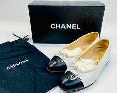 CHANEL Black and White Leather and Patent Toe Classic Chanel Ballet Flats Black Size 37
