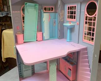 Doll house of fun! 