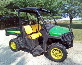 John Deere - 8 running hours. Just like new!!!