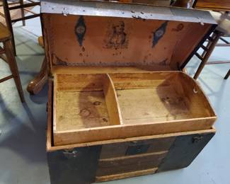 Vintage Camel back Child's Trunk